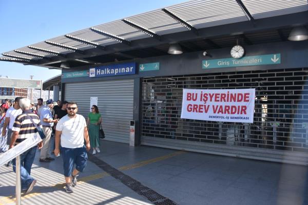 ?zmir metro, tram workers go on strike