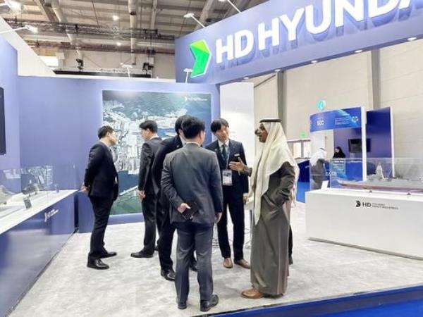 This photo provided by HD Hyundai Heavy Industries Co. on Feb. 5, 2024, shows the company's booth at World Defense Show 2024 that is under way in Riyadh. (PHOTO NOT FOR SALE) (Yonhap) 