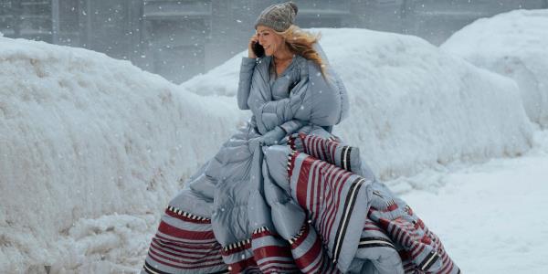 Sarah Jessica Parker's Carrie Bradshaw Bundled Up and Talking on the Phone in a Snowstorm in And Just Like That Season 2