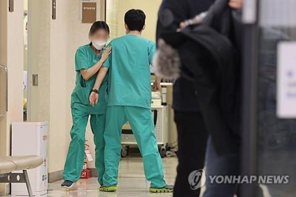 This Feb. 28, 2024, file photo shows medical workers on the job at a general hospital in Seoul. (Yonhap)