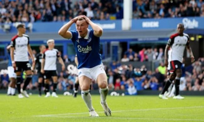 Nathan Patterson after missing one of Everton’s many chances in the opening game against Fulham.